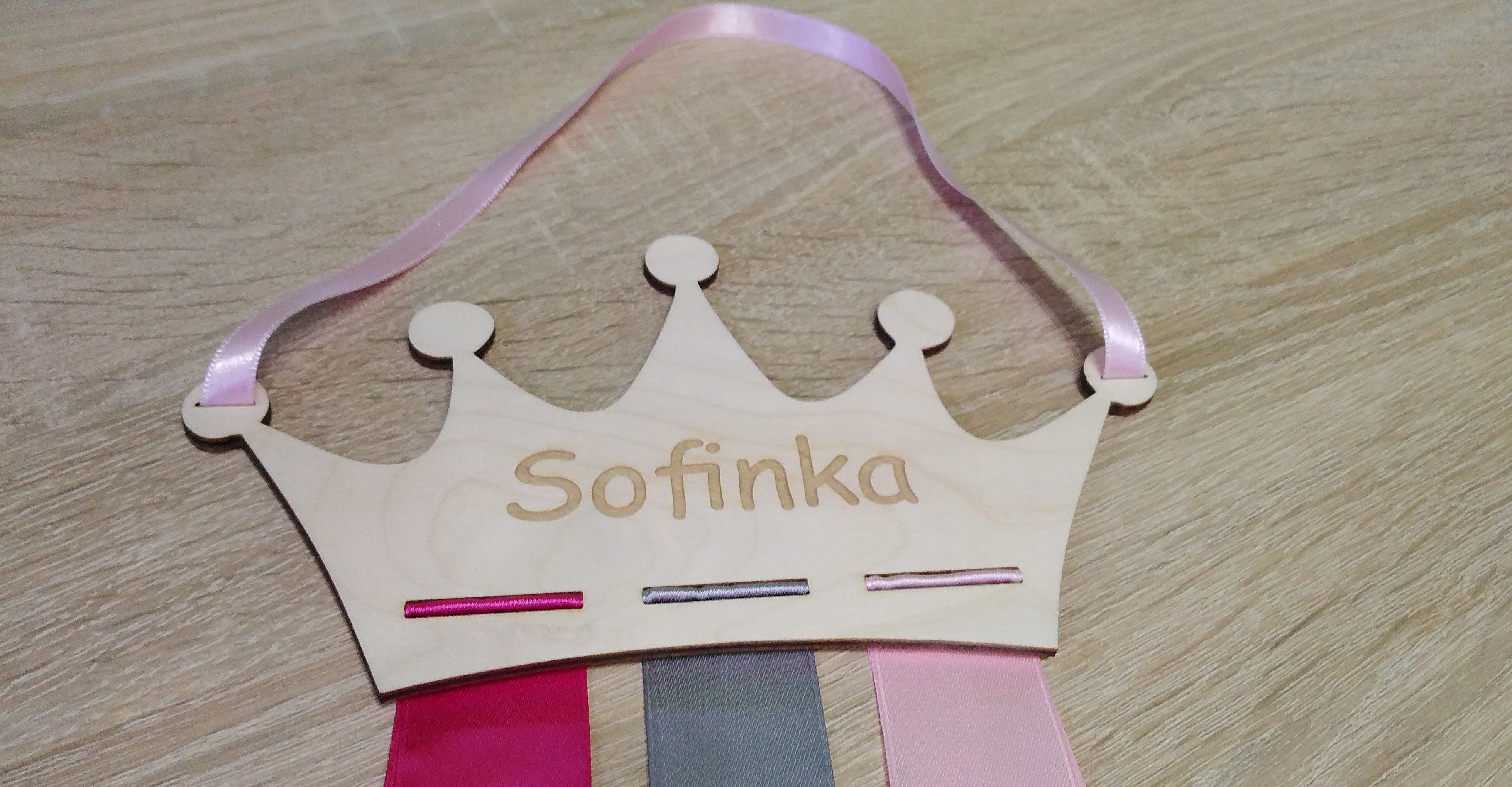 sponkovnik korunka-fuchsiova-seda-sv.růžová